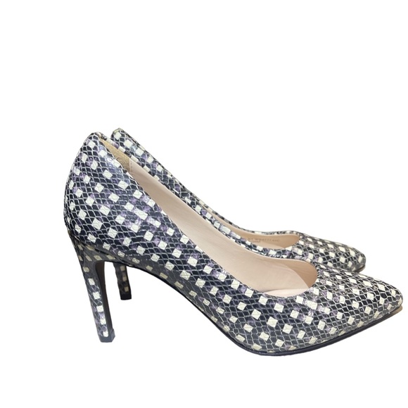 COLE HAAN GRAND OS LEATHER PUMPS IN BLACK/WHITE - Pre owned/ good condition. - Picture 3 of 5